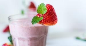 Sip into Summer: Ten creative strategies to promote new smoothie products in your business smoothie
