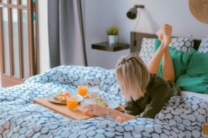 Eating Before Bed: Is It Good or Bad?